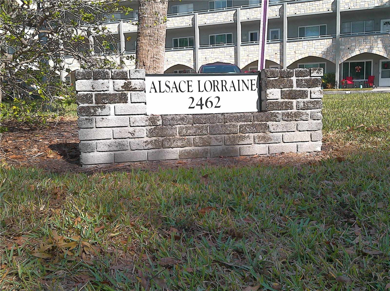 ON TOP OF THE WORLD - Residential