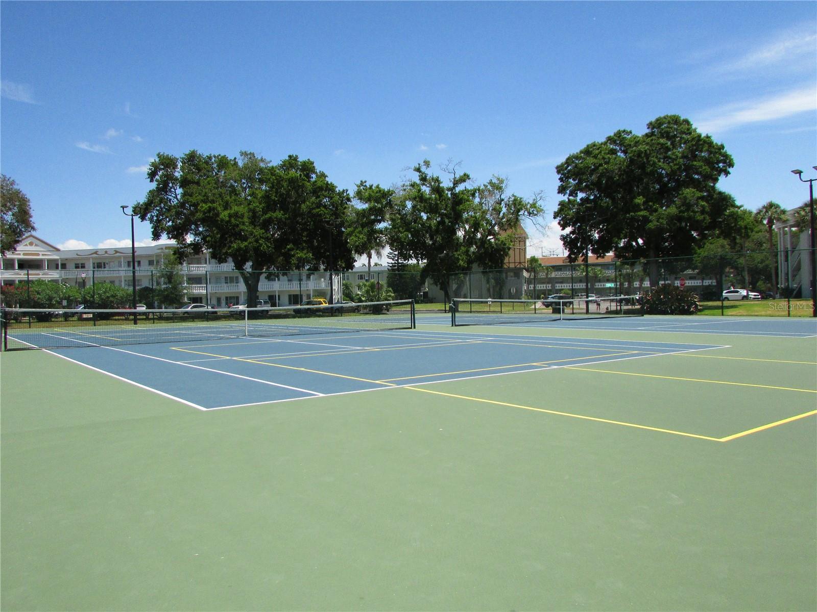 ON TOP OF THE WORLD - Residential