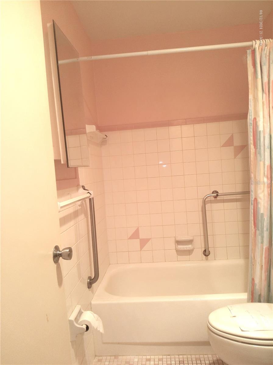 ON TOP OF THE WORLD - Residential