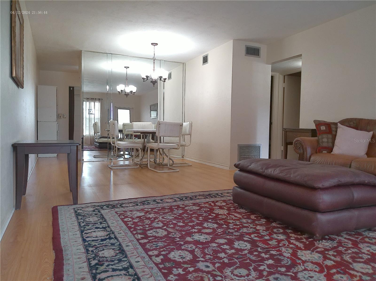 ON TOP OF THE WORLD - Residential