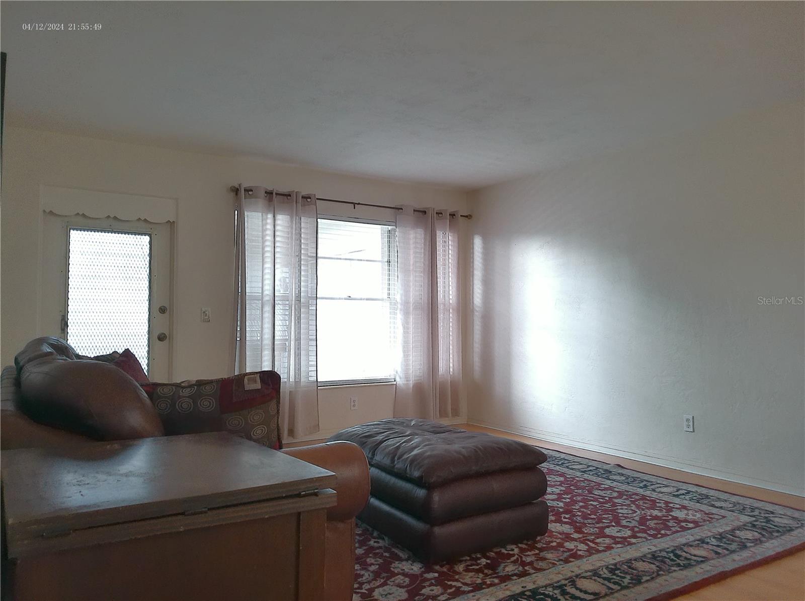 ON TOP OF THE WORLD - Residential