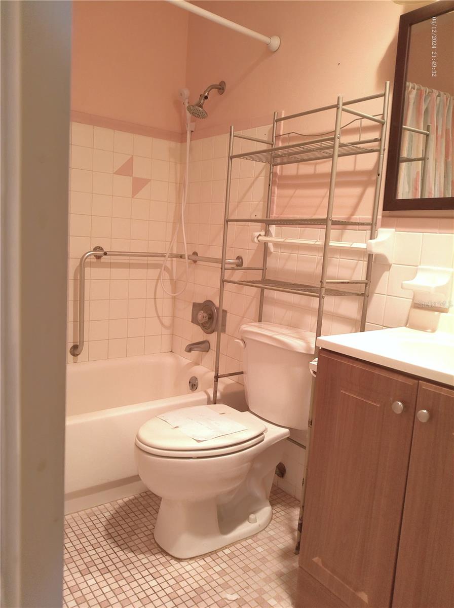 ON TOP OF THE WORLD - Residential