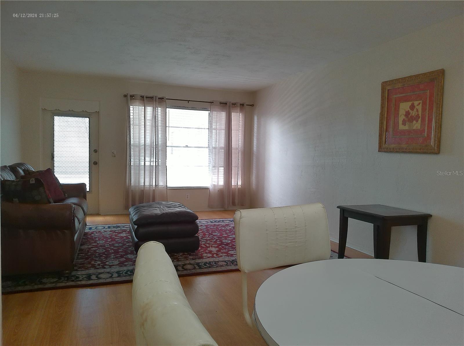 ON TOP OF THE WORLD - Residential