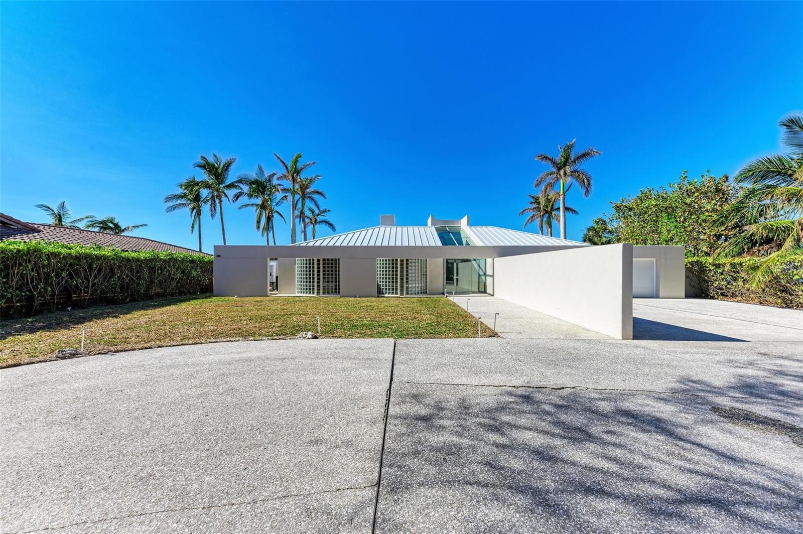 320 S SHORE DRIVE