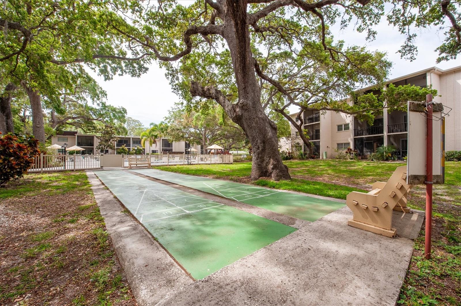 PATRICIAN OAKS - Residential