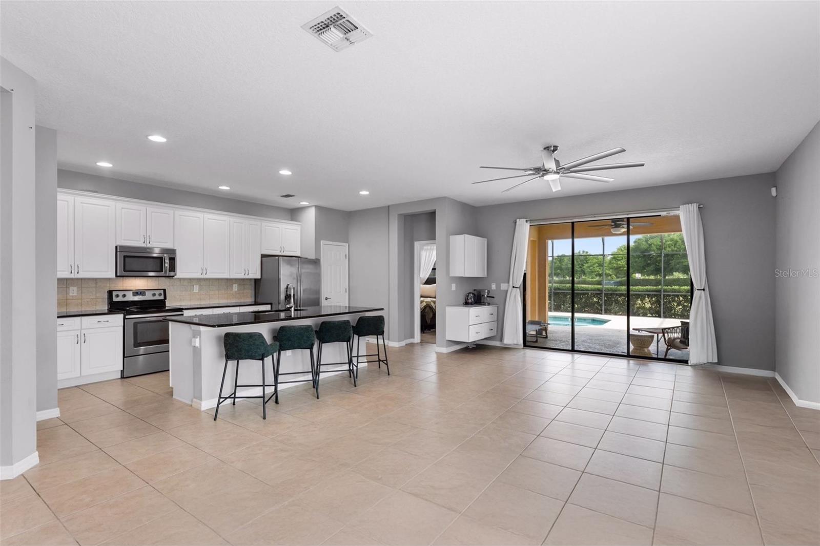 2142 VICTORIA DRIVE
