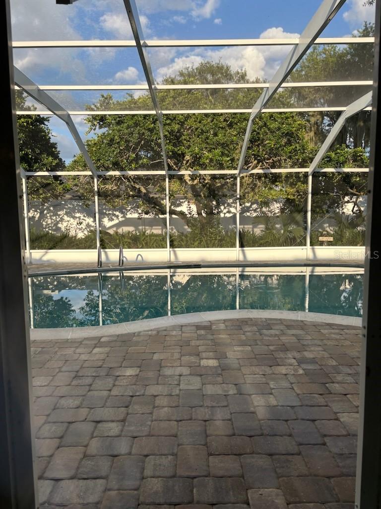 1110 CYPRESS POINT W