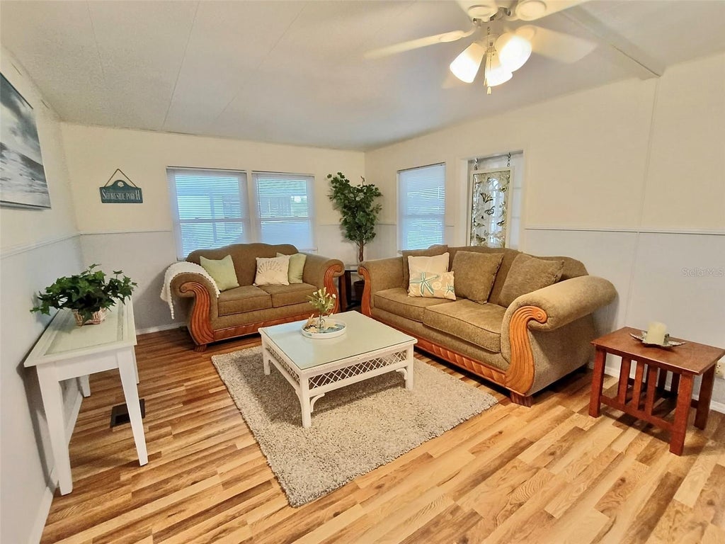 Photo of 115 Gardenia Way, Leesburg, FL 34748 (MLS # G5115209)
