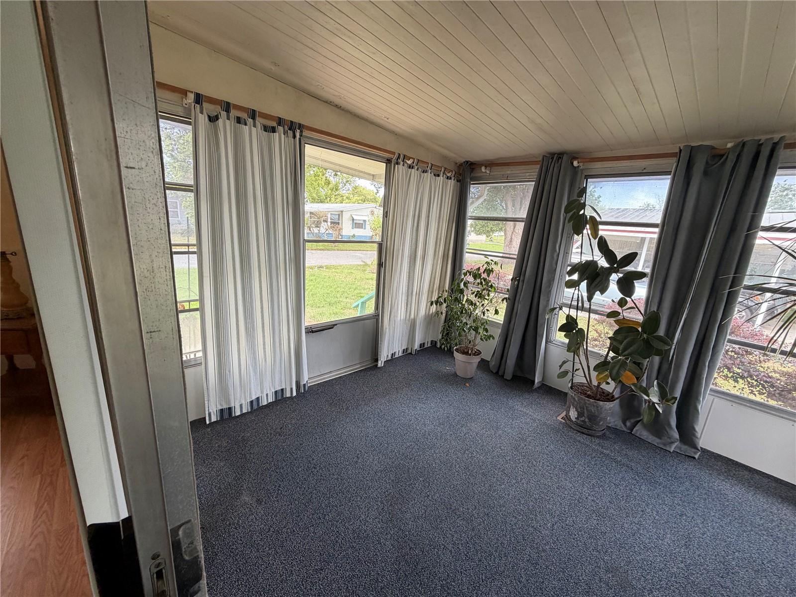 ZELLWOOD STATION - Residential