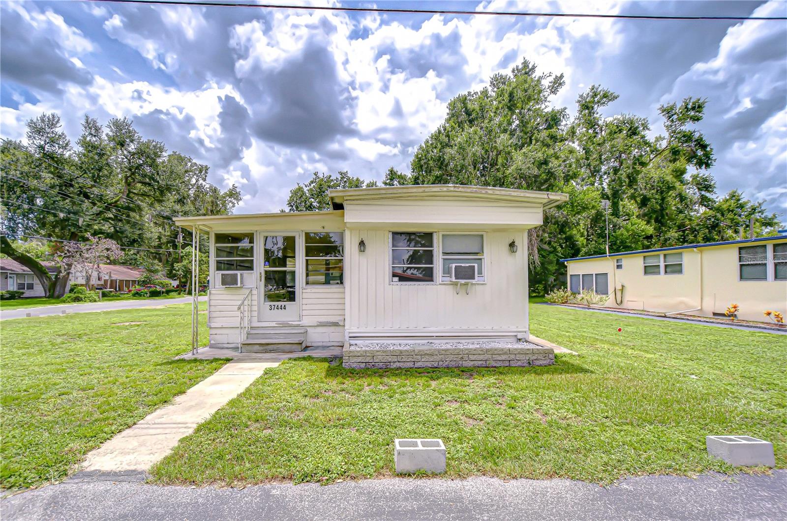 TROPICAL MOBILE PARK - Residential