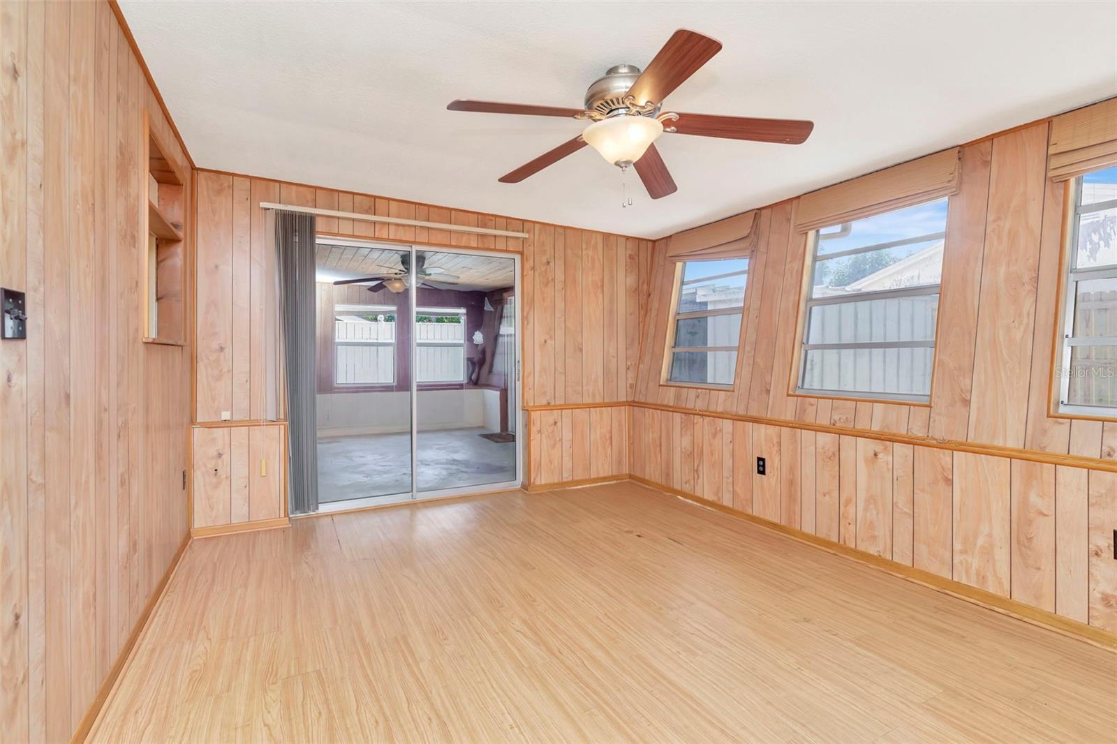 CRESTRIDGE 10TH ADD - Residential