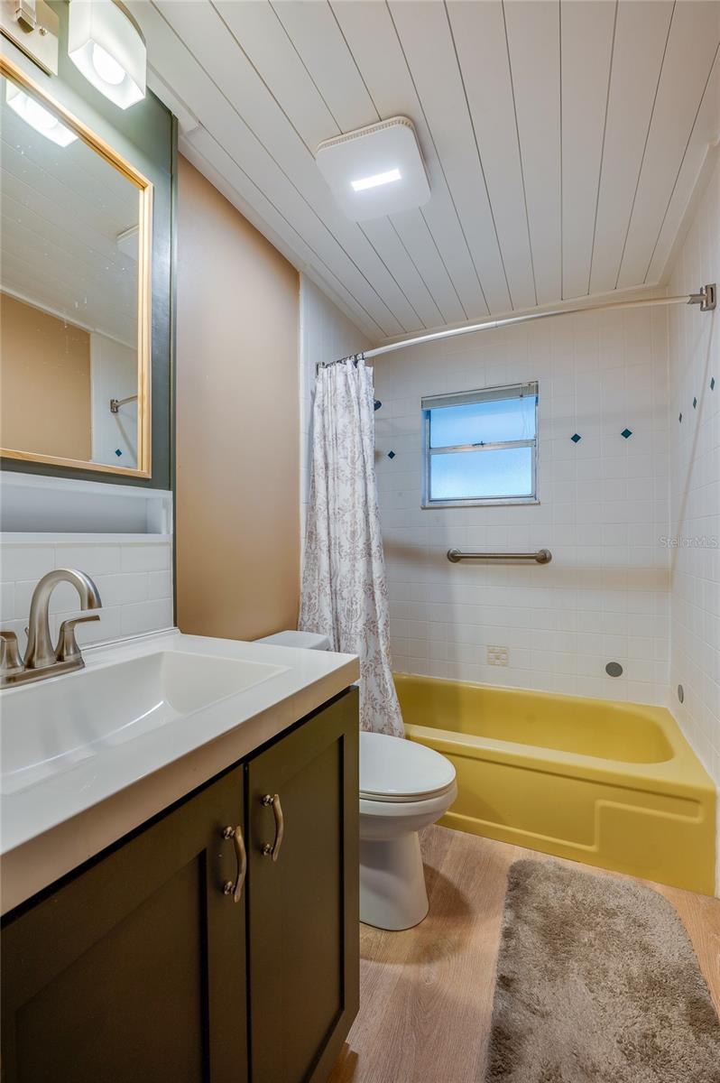 SWEEWATER HILLS UNIT 02 - Residential