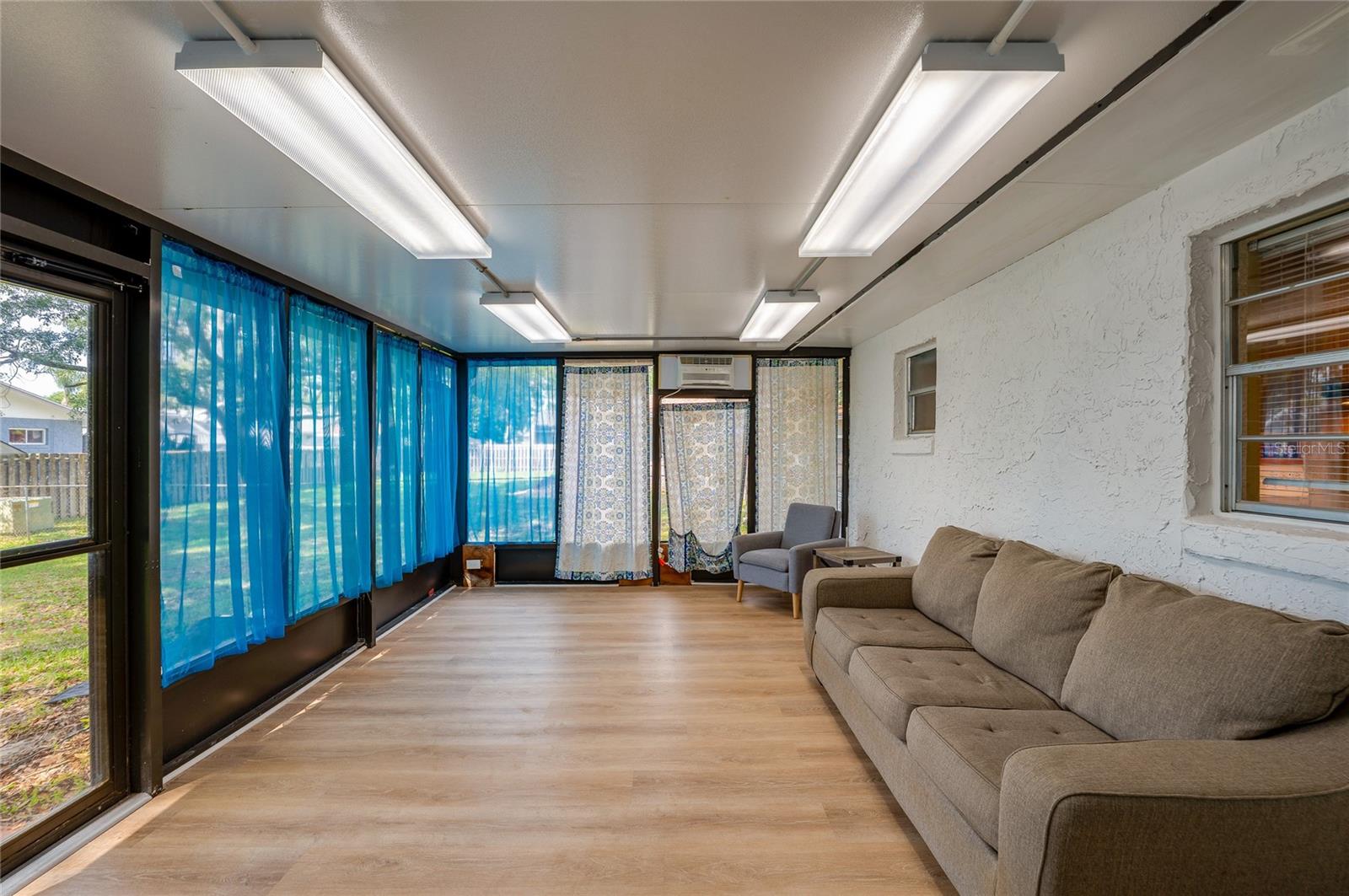 SWEEWATER HILLS UNIT 02 - Residential