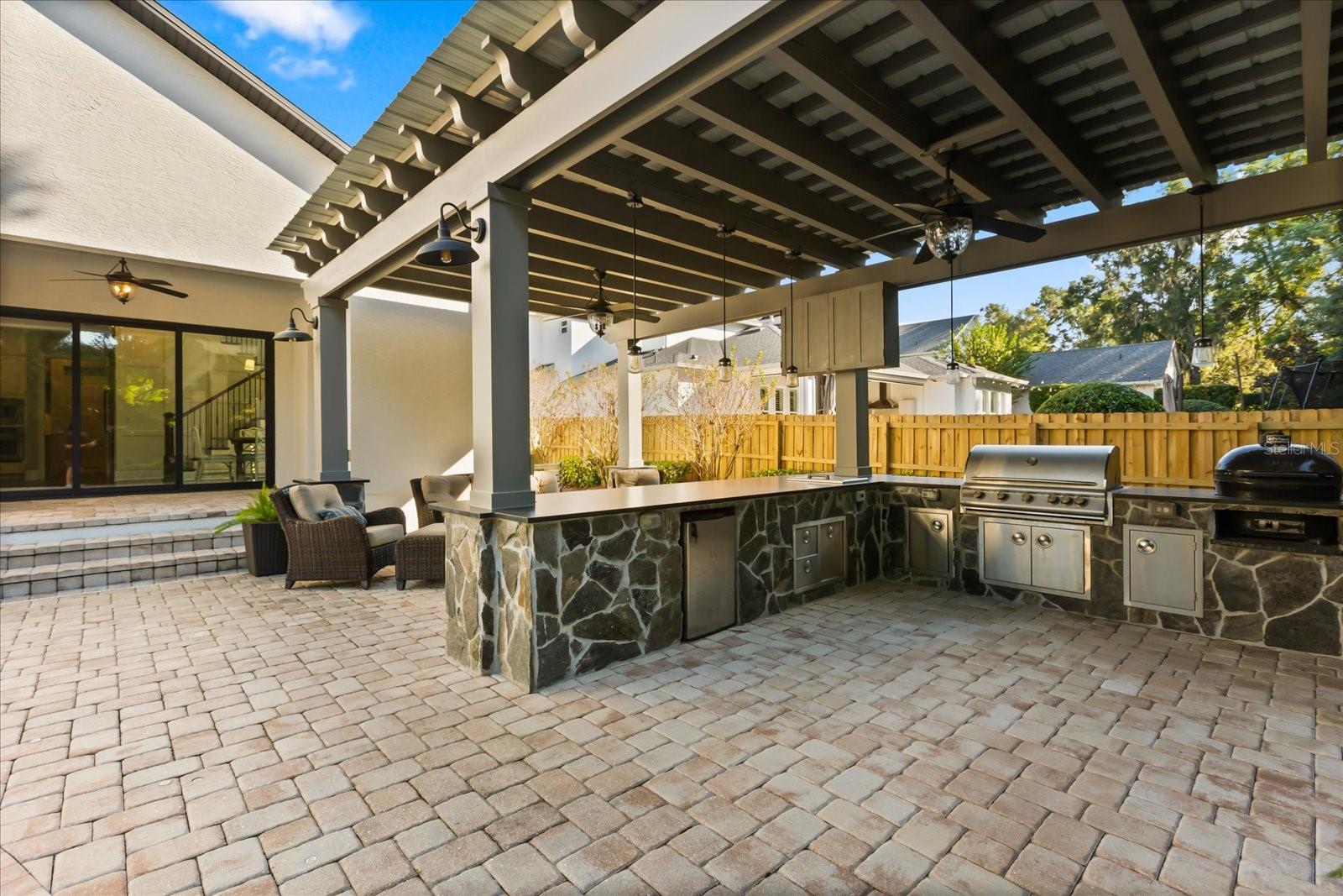 FONTAINEBLEAU - Residential