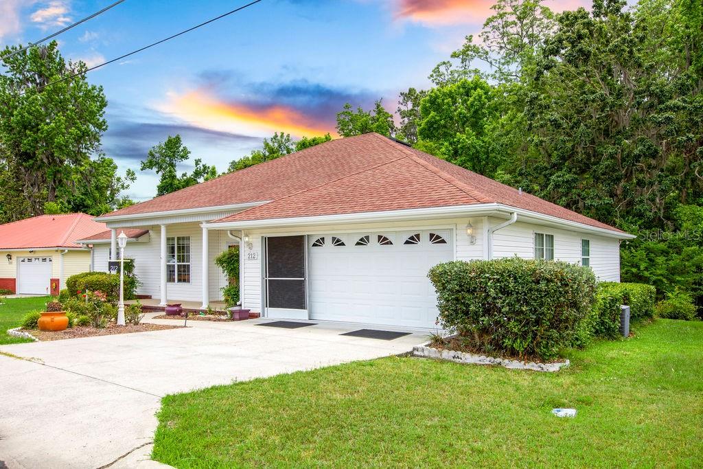 212 SE WILLOW DRIVE