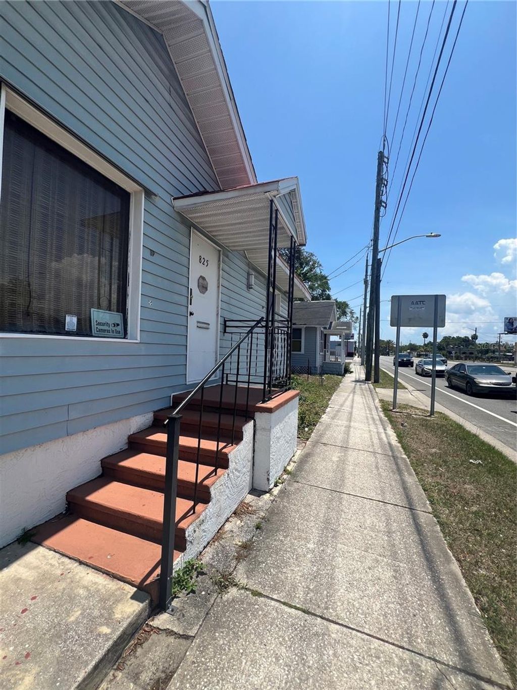 Photo of 825 N Ridgewood Avenue, Daytona Beach, FL 32114 (MLS # O6318598)