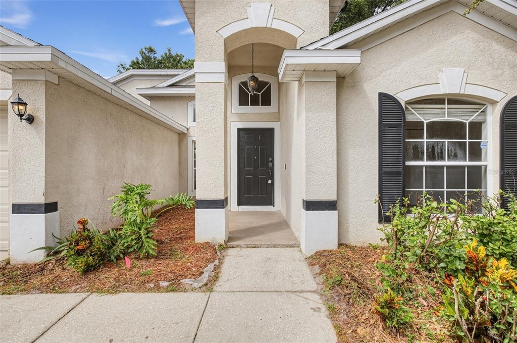 Photo of 2361 Cimmaron Ash Way, Apopka, FL 32703 (MLS # O6444046)