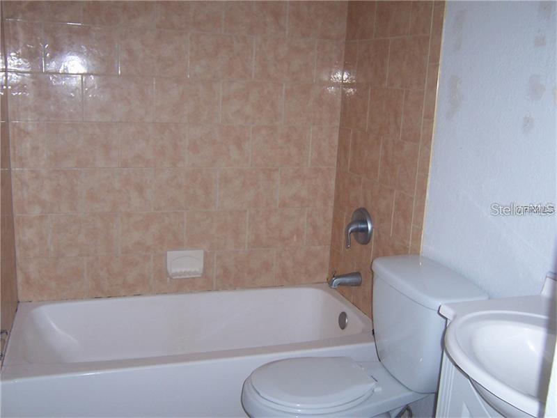 PALMA CEIA GARDENS CONDO - Residential Lease