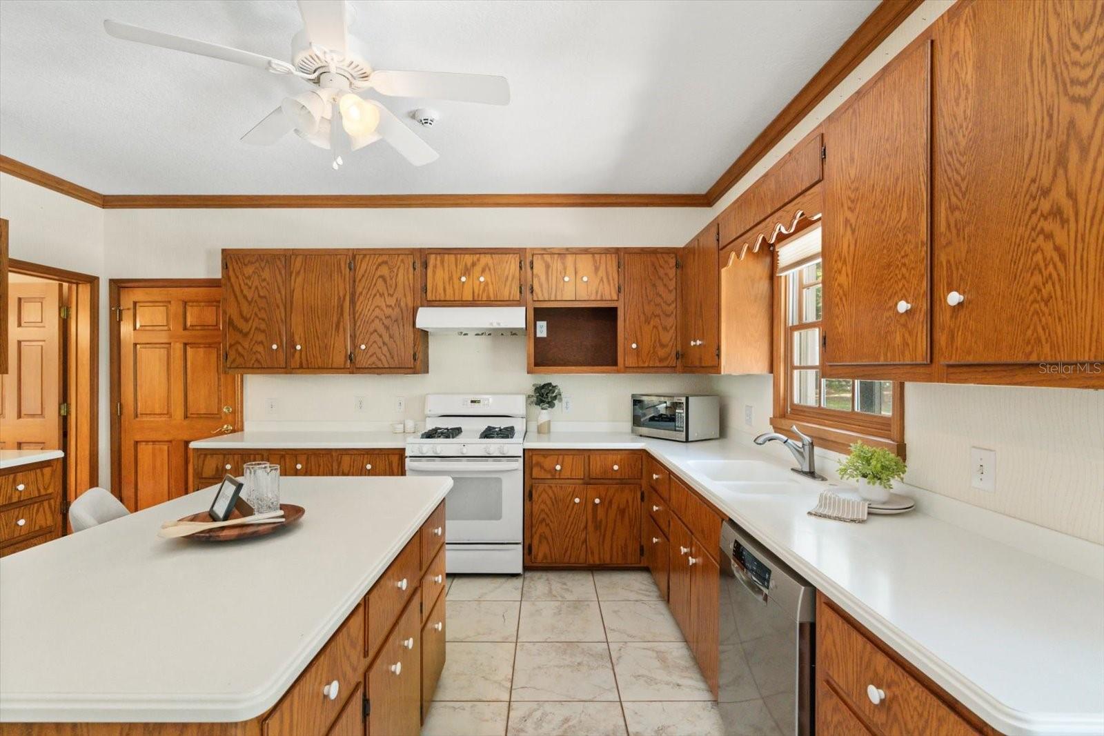 WAYSIDE WOODS - Residential