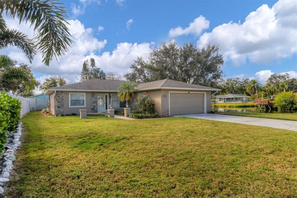 Photo of 5307 18th Avenue W, Bradenton, FL 34209 (MLS # A4673967)