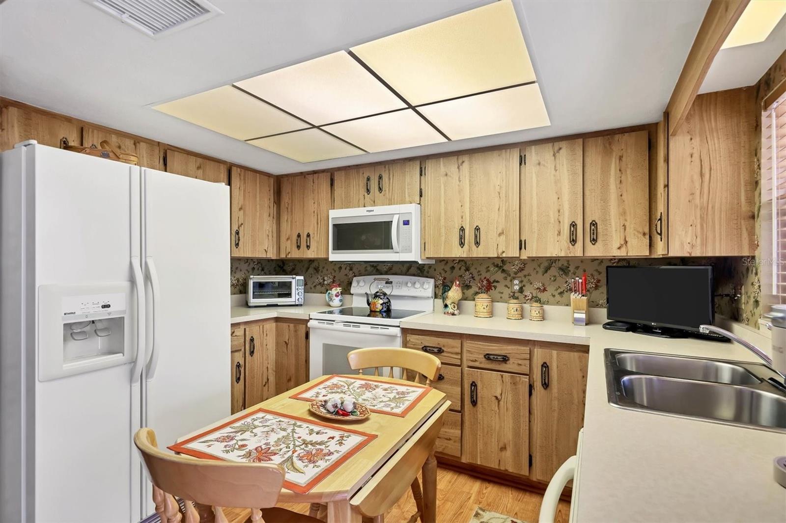 LAKE FOREST ESTATES - Residential