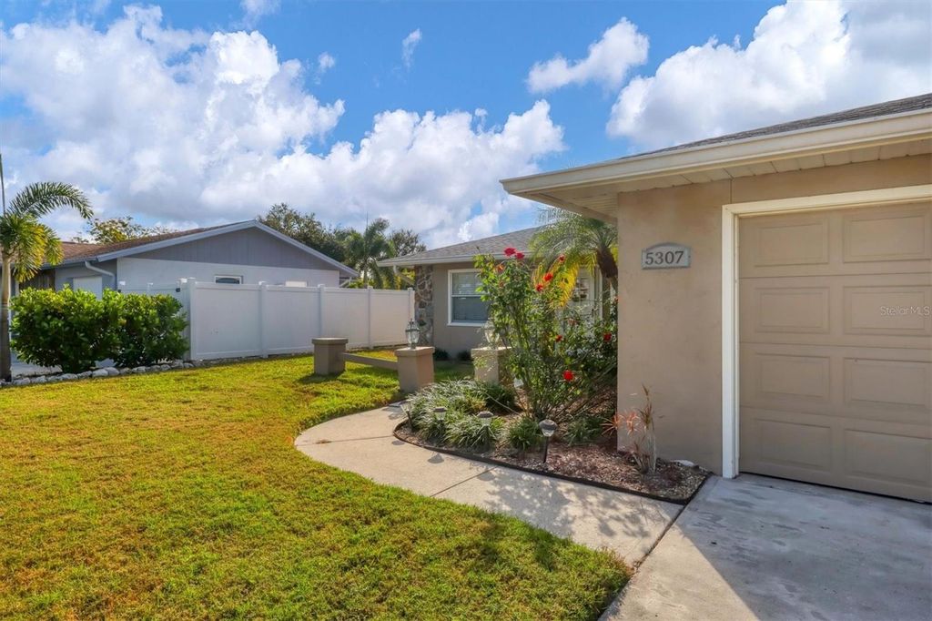 Photo of 5307 18th Avenue W, Bradenton, FL 34209 (MLS # A4673967)