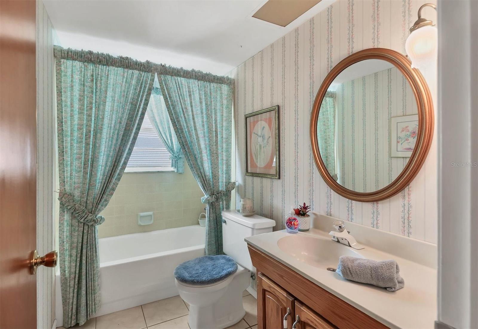 LAKE FOREST ESTATES - Residential