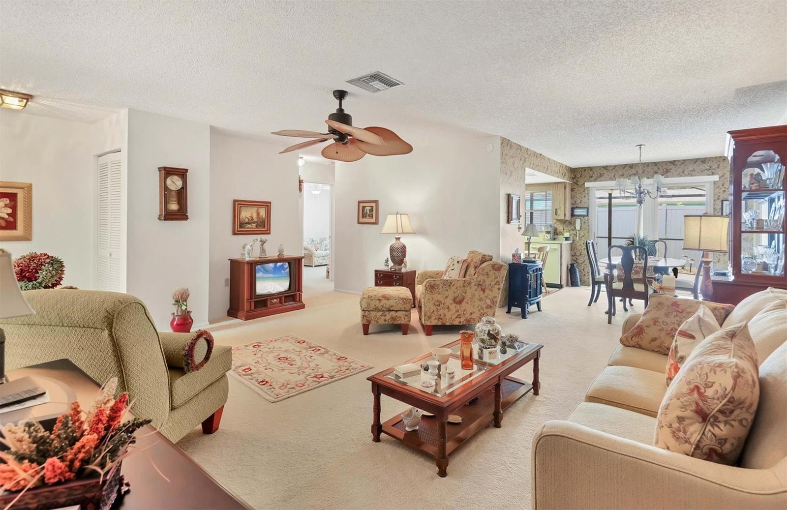 LAKE FOREST ESTATES - Residential