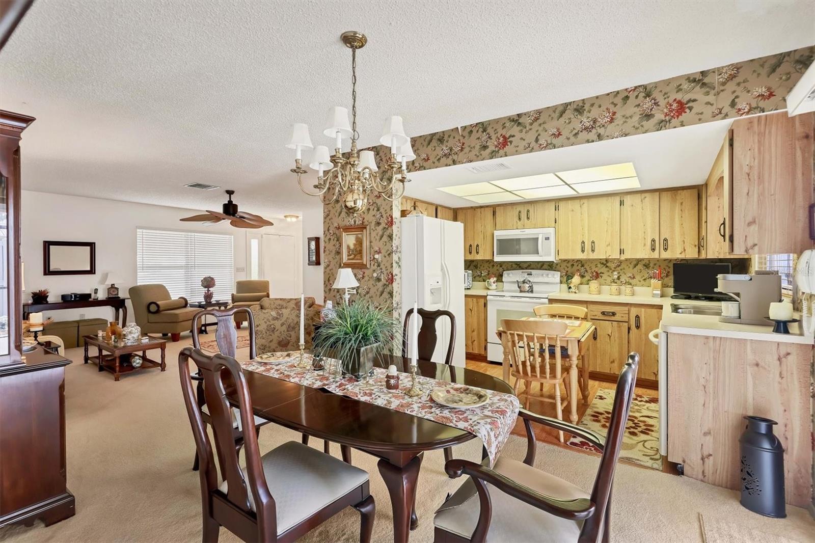 LAKE FOREST ESTATES - Residential