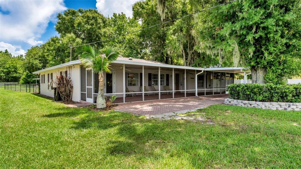Photo of 913 E Lake Parker Drive, Lakeland, FL 33801 (MLS # L4963205)
