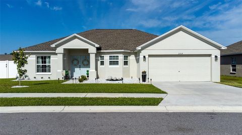 A home in LAKELAND