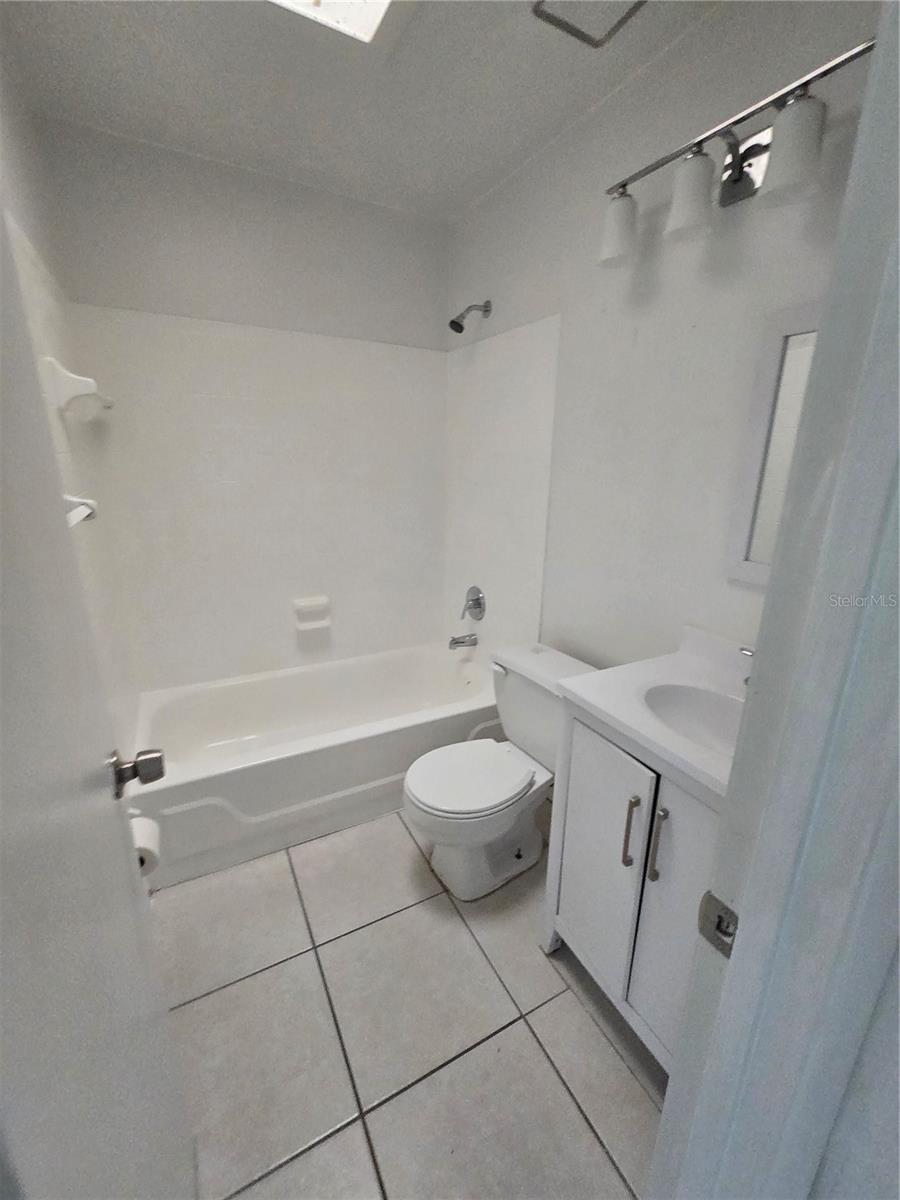 SEMORAN CLUB UT 2 - Residential Lease