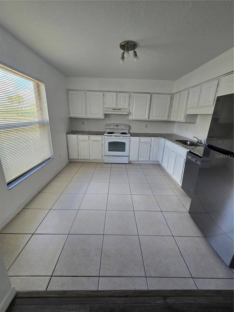 SEMORAN CLUB UT 2 - Residential Lease