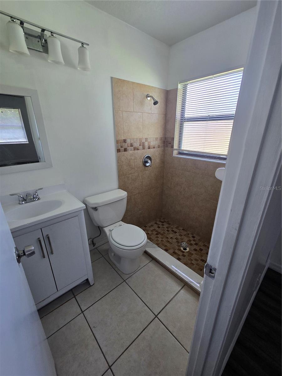 SEMORAN CLUB UT 2 - Residential Lease
