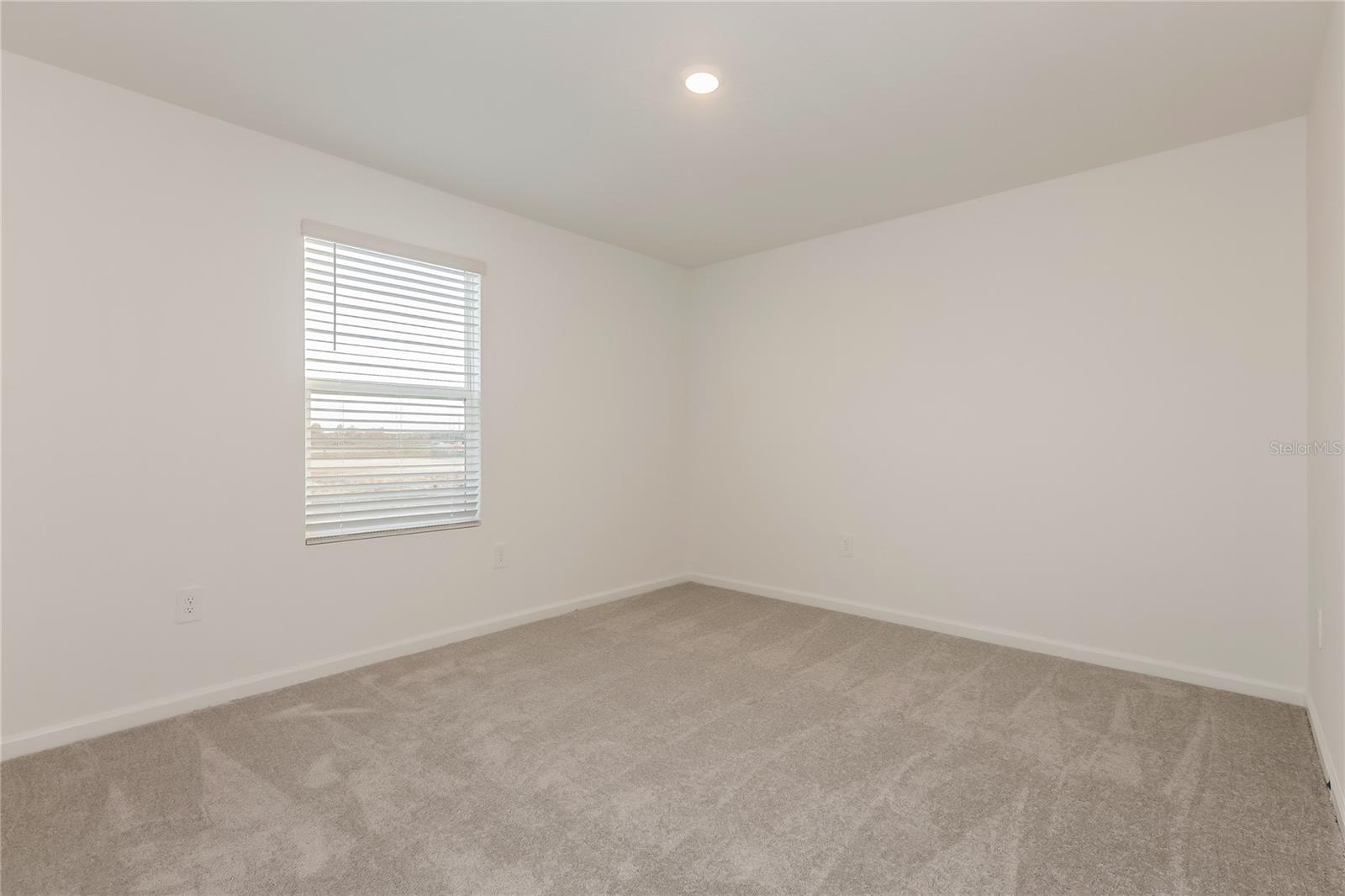 HUNT CLUB/LK WALES SOUTH PH I - Residential Lease