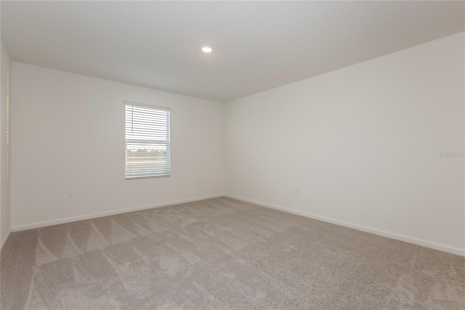 HUNT CLUB/LK WALES SOUTH PH I - Residential Lease