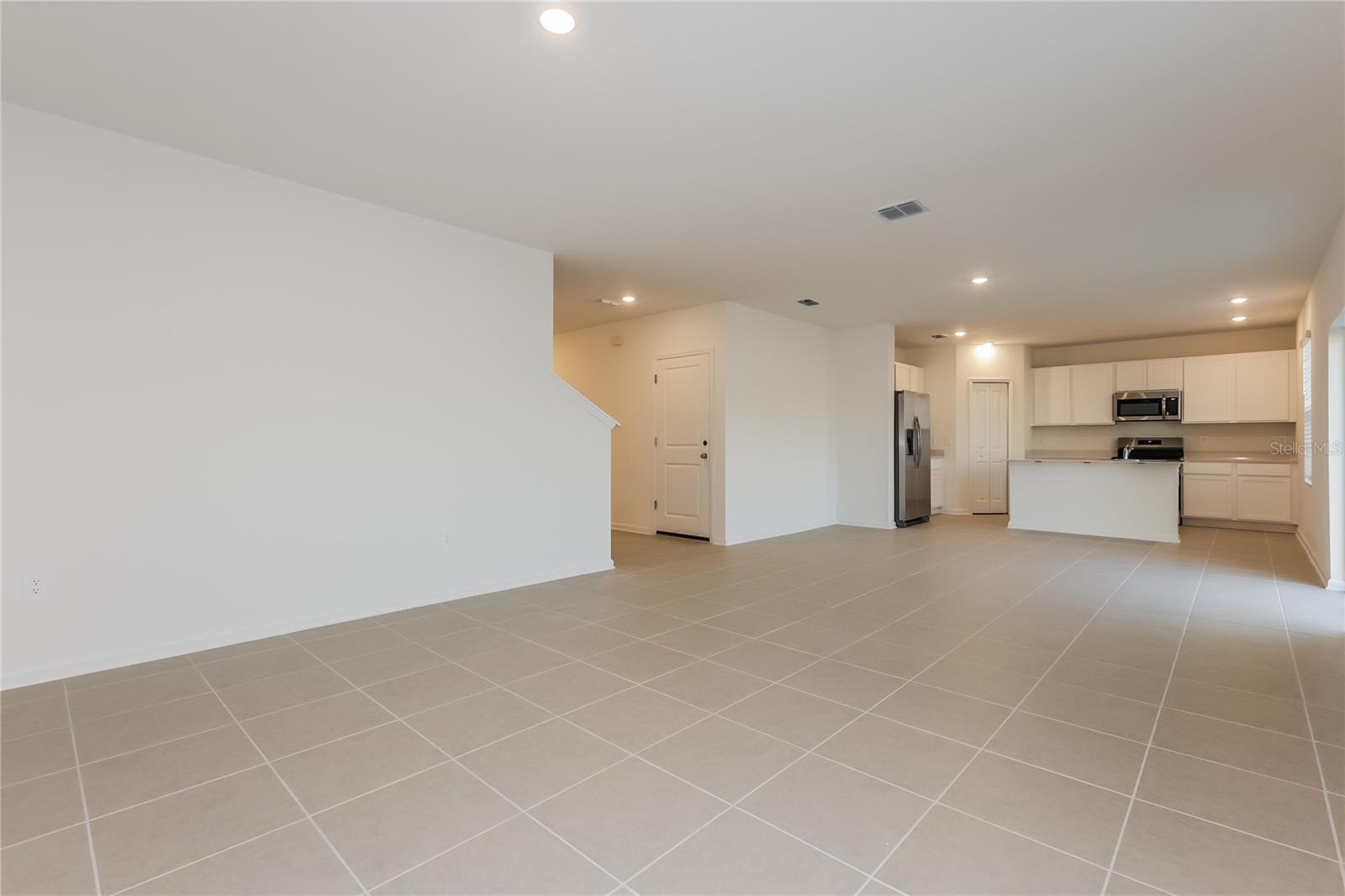 HUNT CLUB/LK WALES SOUTH PH I - Residential Lease