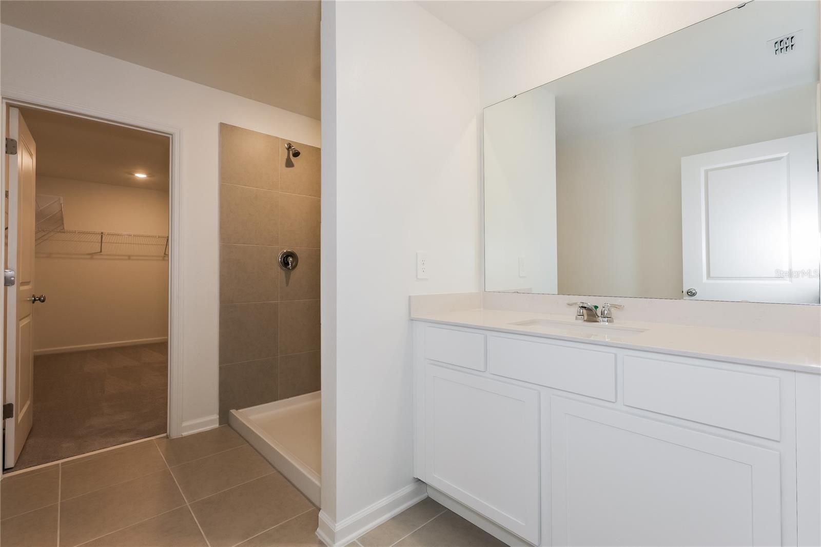 HUNT CLUB/LK WALES SOUTH PH I - Residential Lease