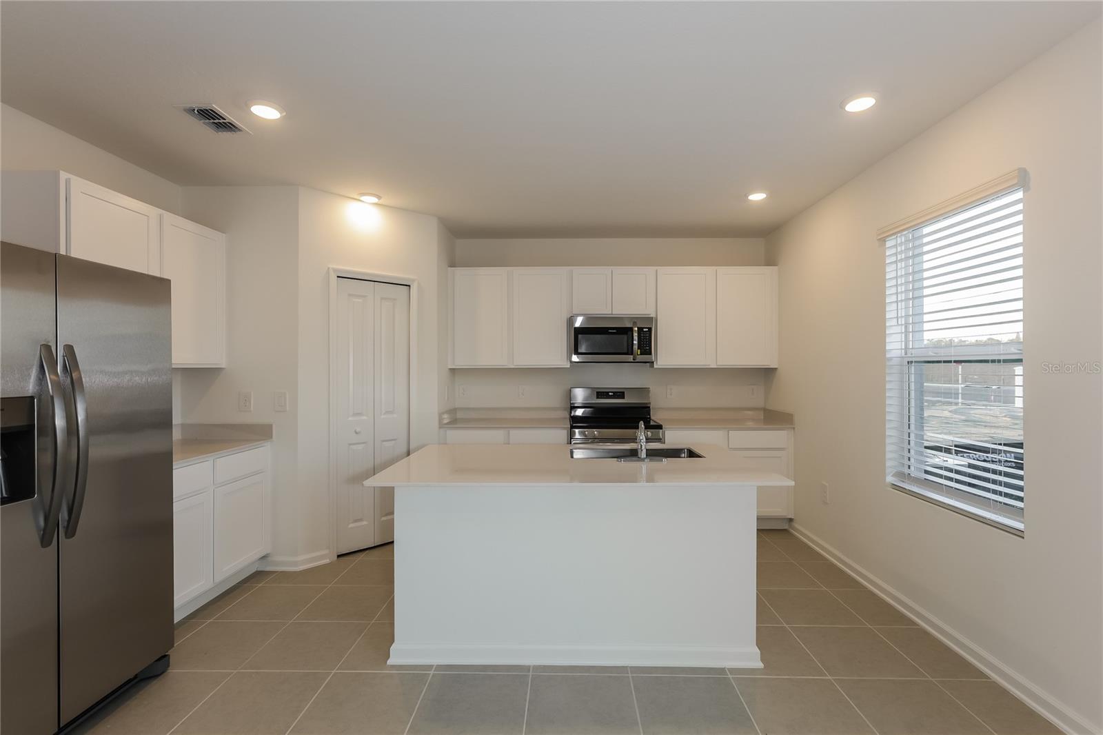 HUNT CLUB/LK WALES SOUTH PH I - Residential Lease