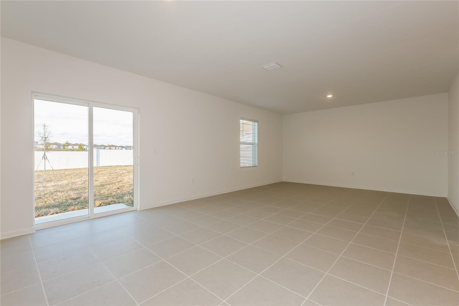 HUNT CLUB/LK WALES SOUTH PH I - Residential Lease