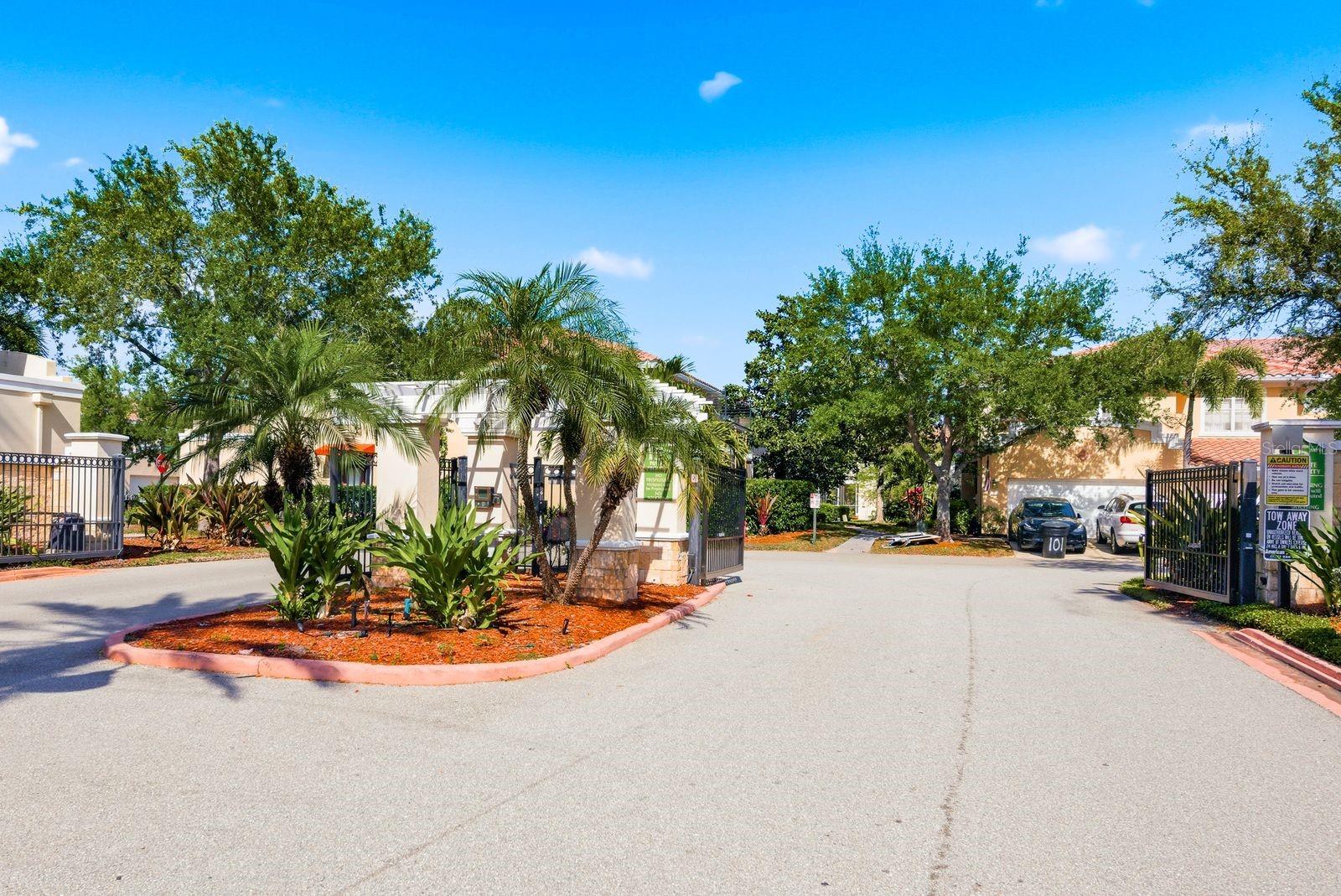 VILLAS OF CARILLON - Residential