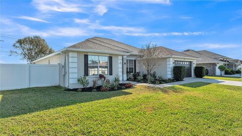 A home in AUBURNDALE