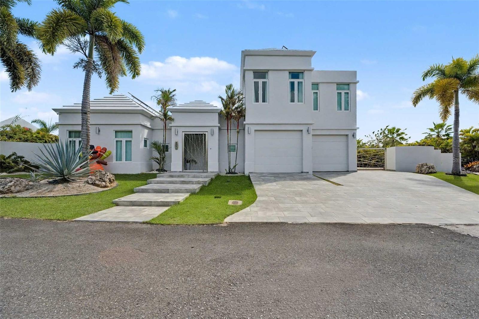 PASEO LAS PALMAS - Residential