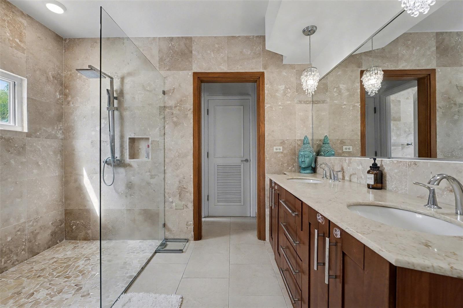 PASEO LAS PALMAS - Residential