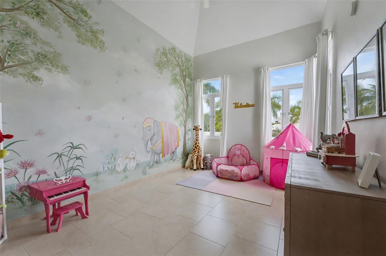 PASEO LAS PALMAS - Residential