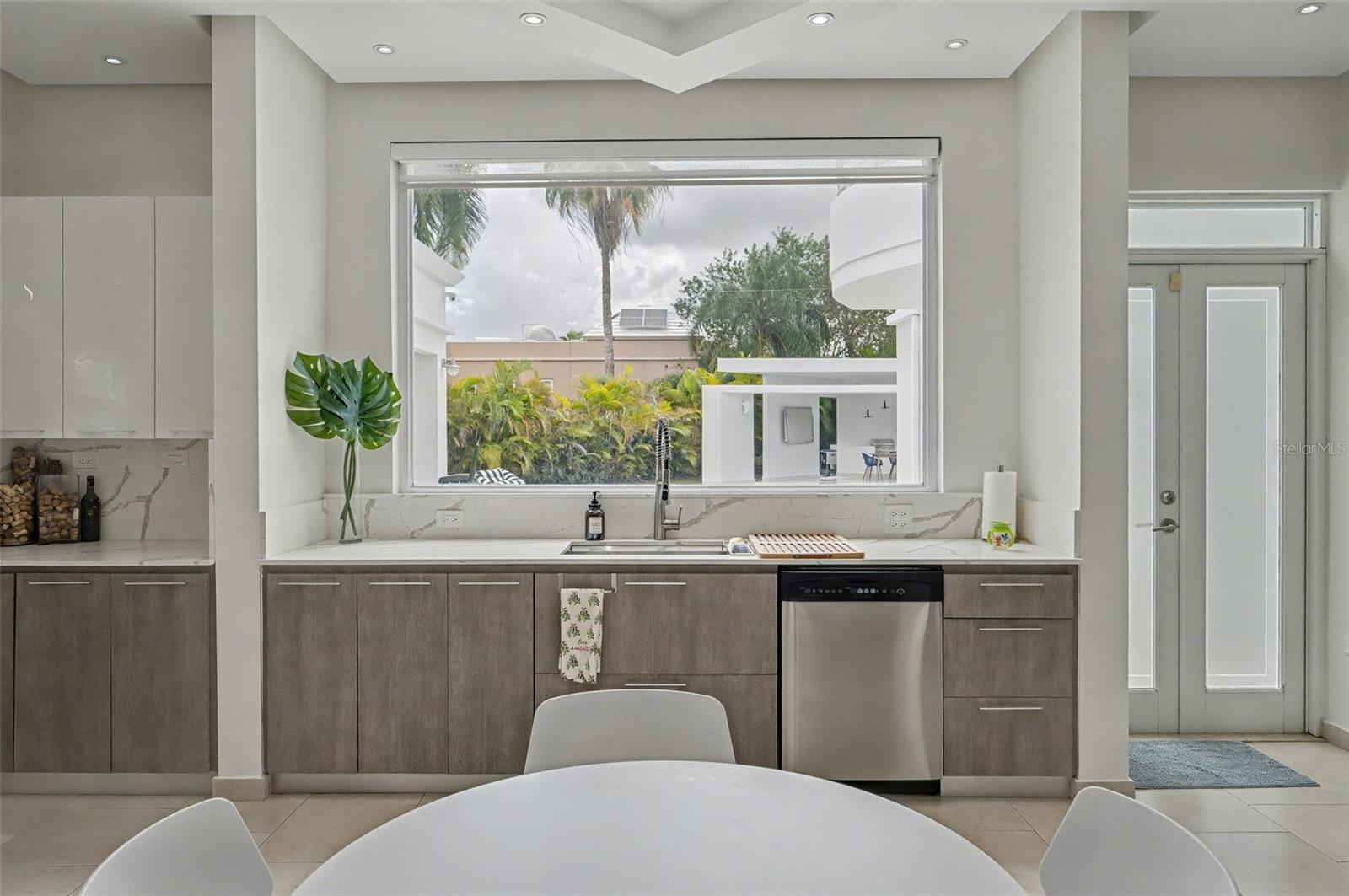 PASEO LAS PALMAS - Residential