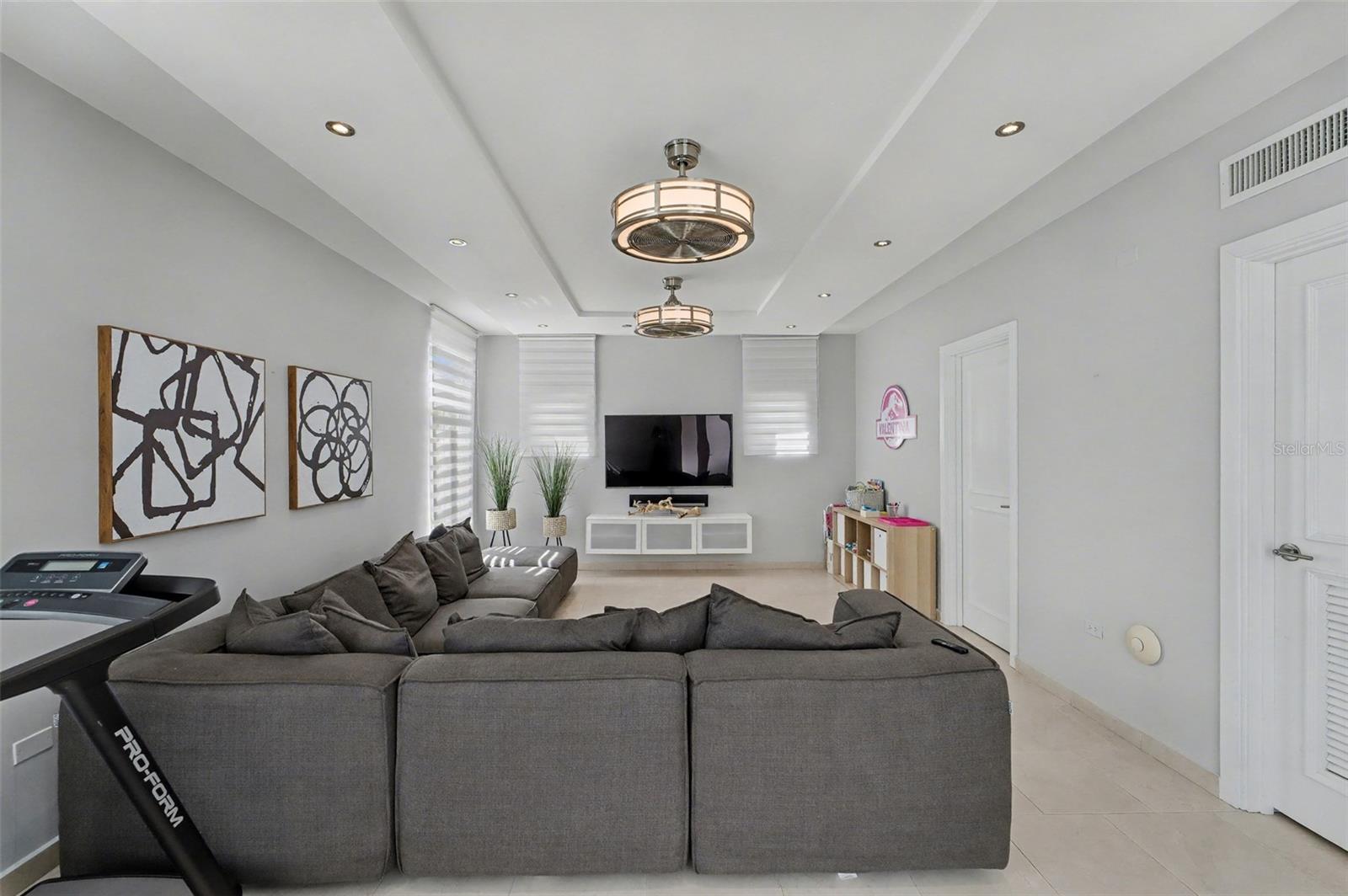 PASEO LAS PALMAS - Residential