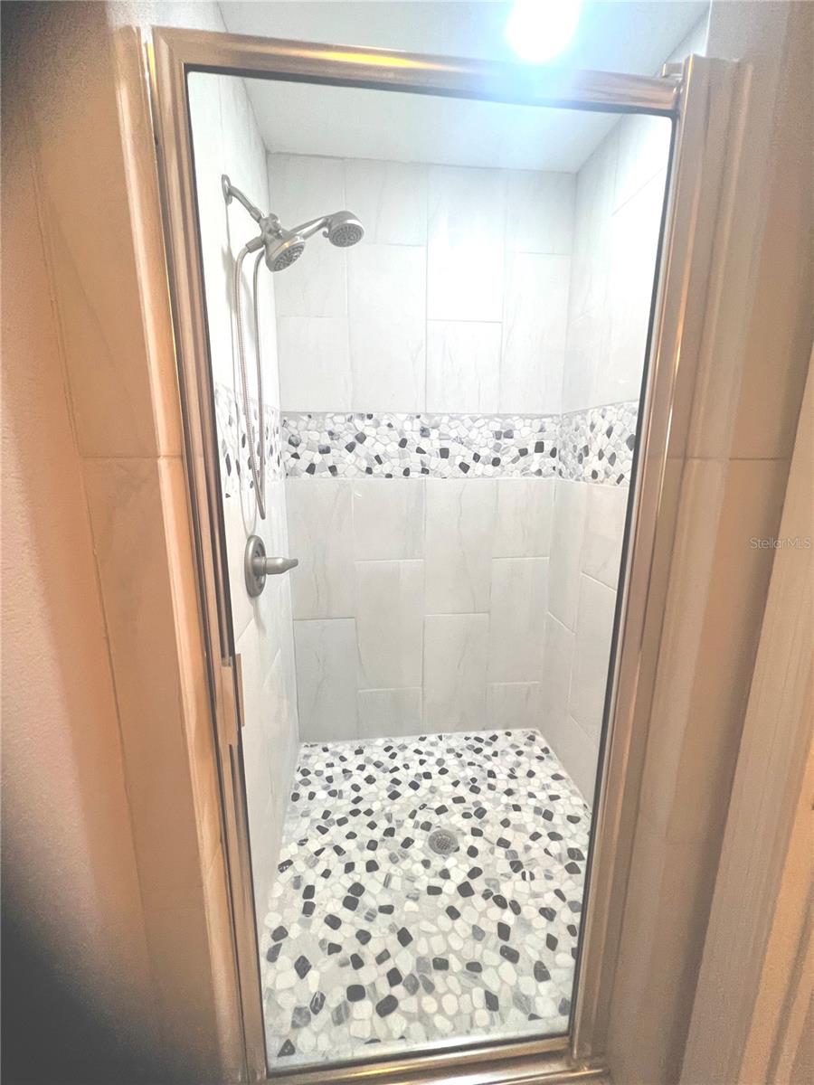 GALLERY/RIDGEWOOD LAKES - Residential Lease