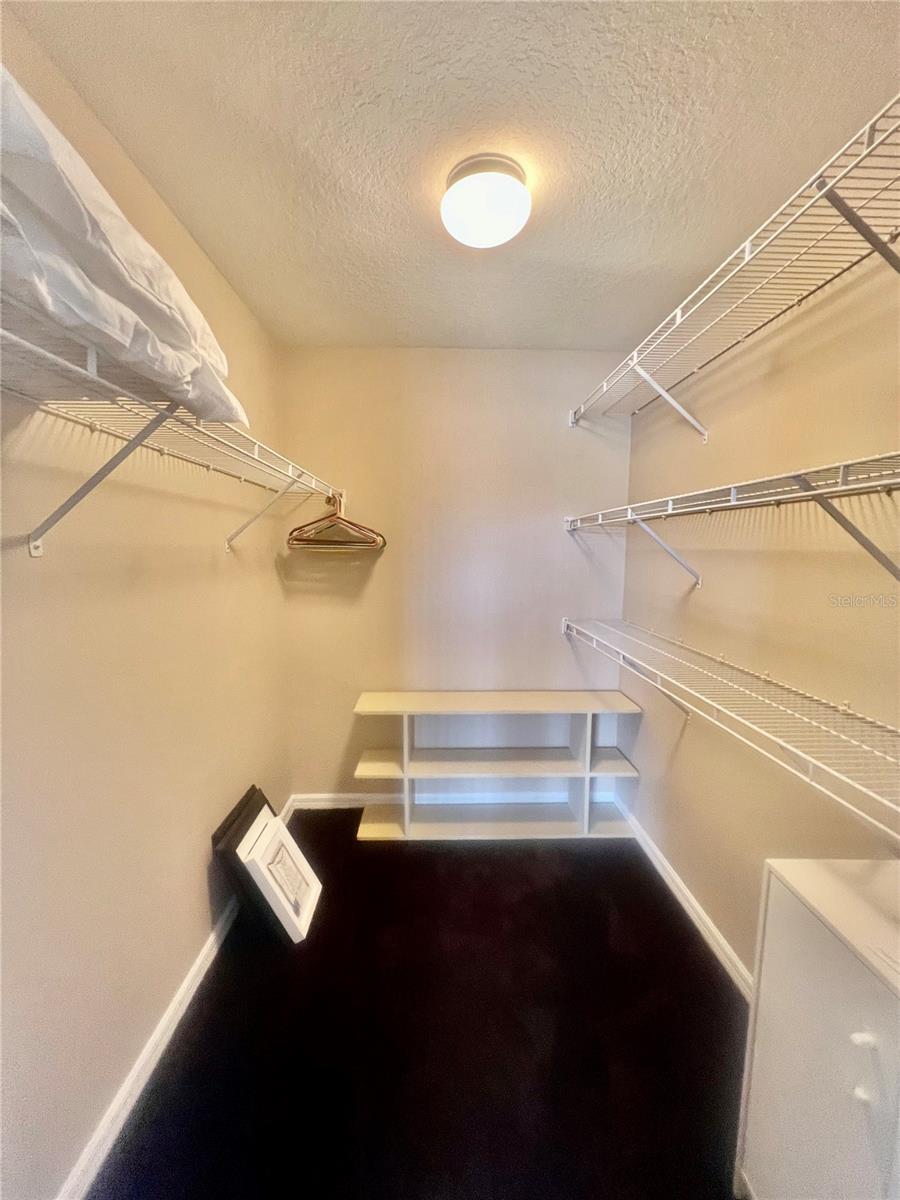 GALLERY/RIDGEWOOD LAKES - Residential Lease