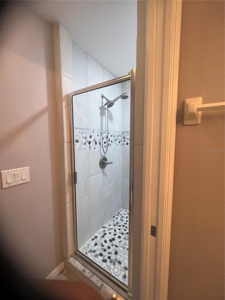 GALLERY/RIDGEWOOD LAKES - Residential Lease